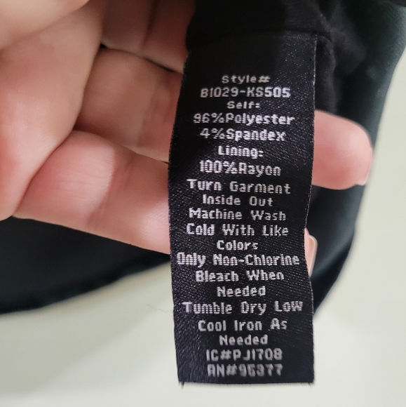 Sanctuary Emerald Green 💚 velour lined cold shoulder top Med - Picture 7 of 7